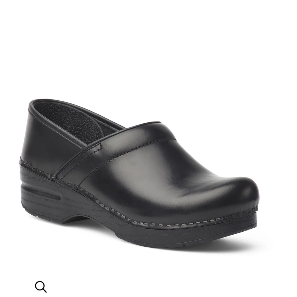 Dansko Clogs Size 39 Narrow Black Leather